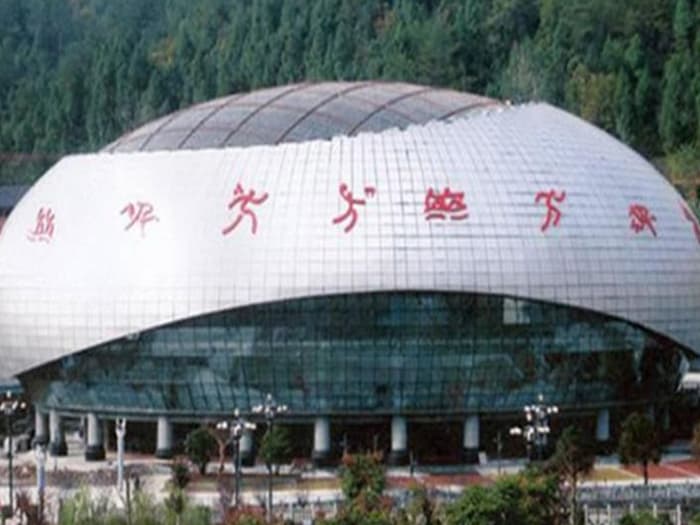 叶城体育中心球形网架加工安装
